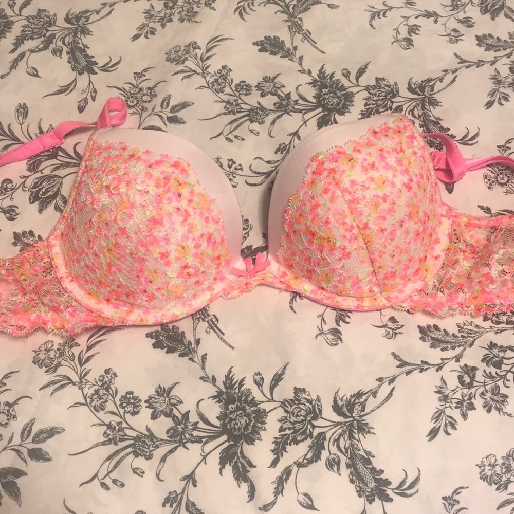 Victoria’s Secret Dream Angels Push Up Bra 32D